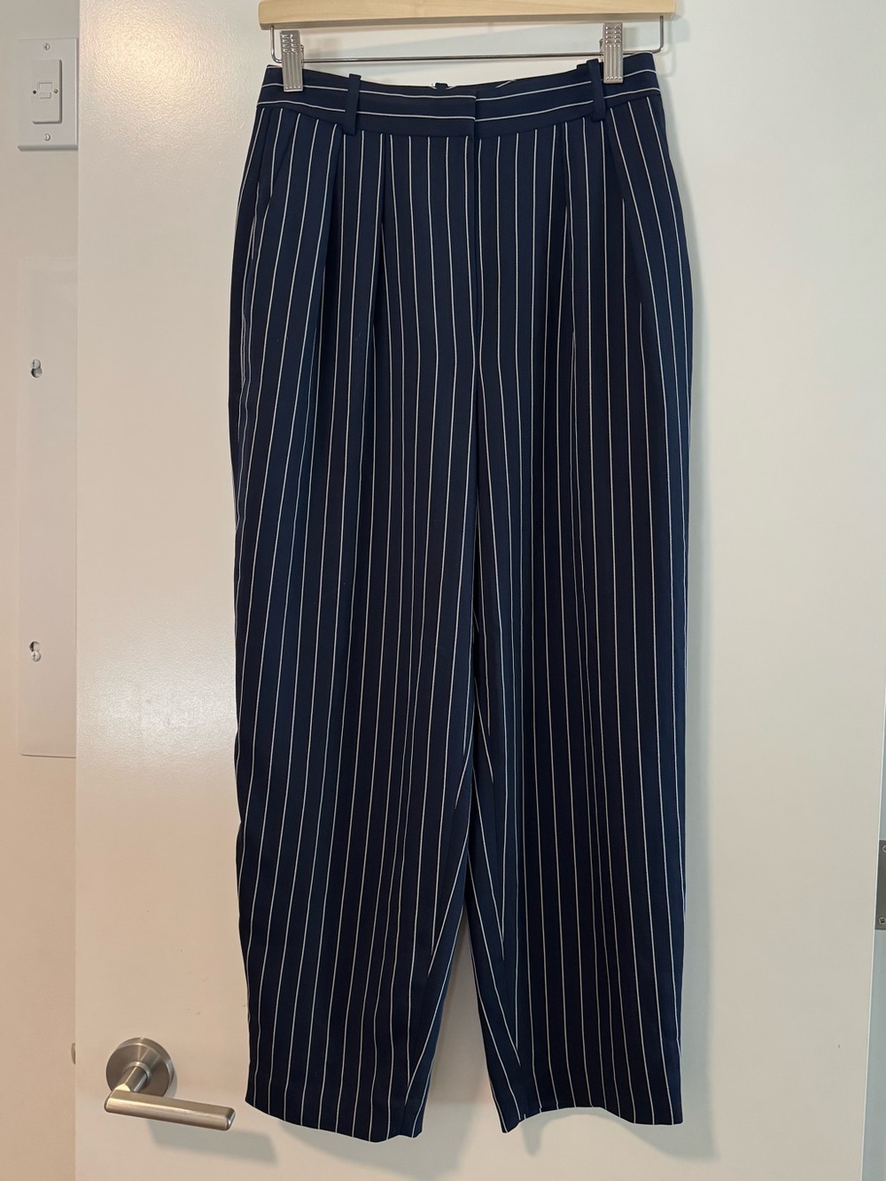Babaton Aritzia Navy Pinstripe Tailored Trousers Pants Size 4